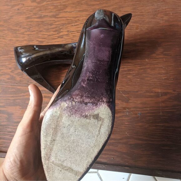 Miu Miu Black Patent Pump Heels - Picture 5 of 9